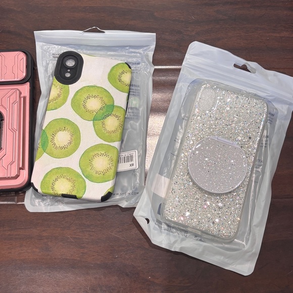 🔴 Set of 4 iphone xr cases - Picture 3 of 3